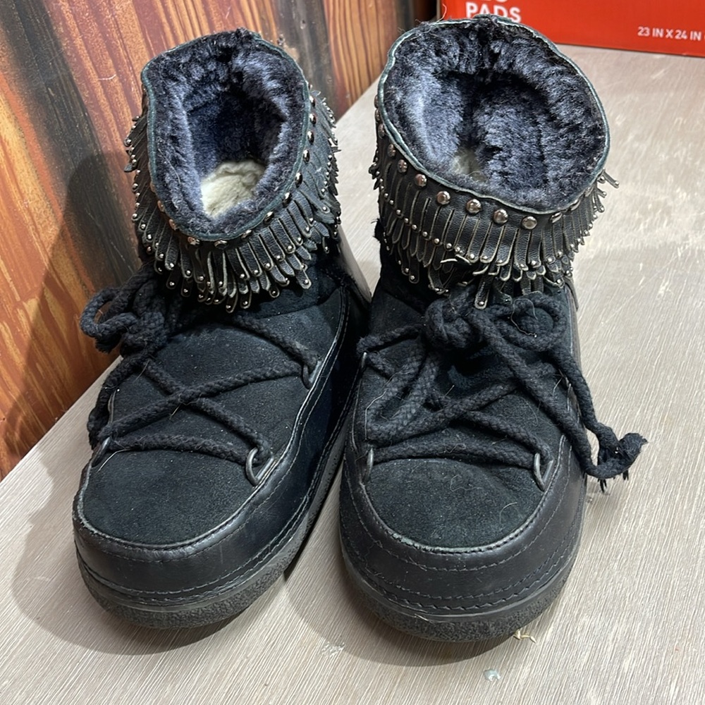 Moon Boots - Picture 4 of 5